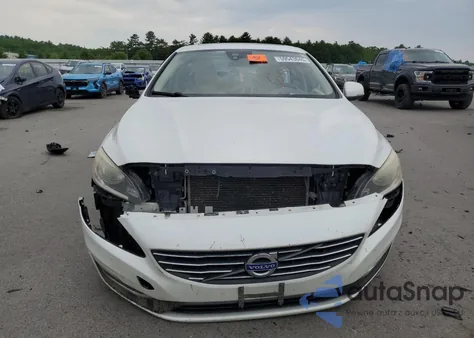 2015 Volvo S60 Premier из США, поврежденный, VIN YV126MFB1F1316513